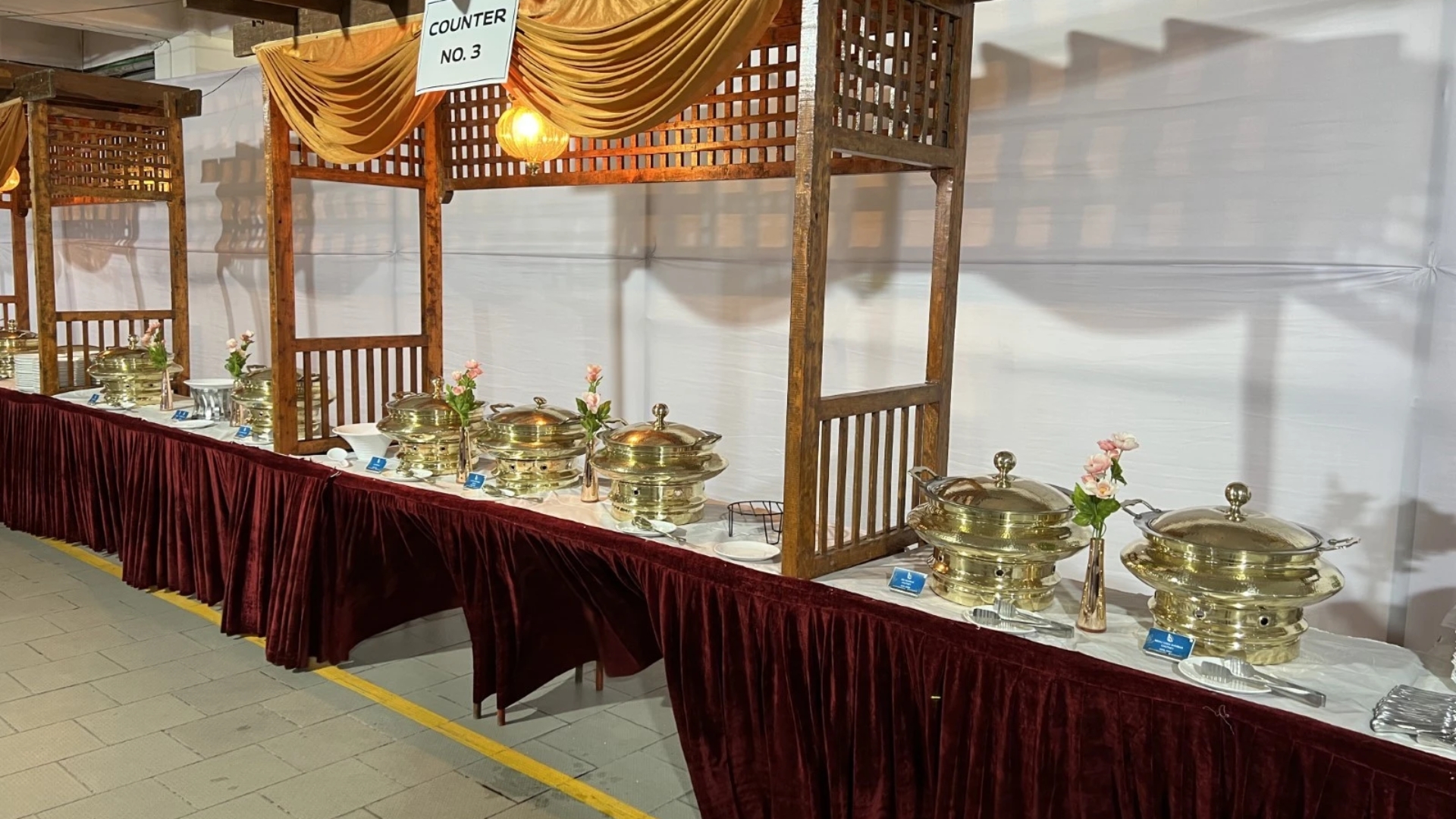 Delicious South Indian veg dishes prepared for wedding catering